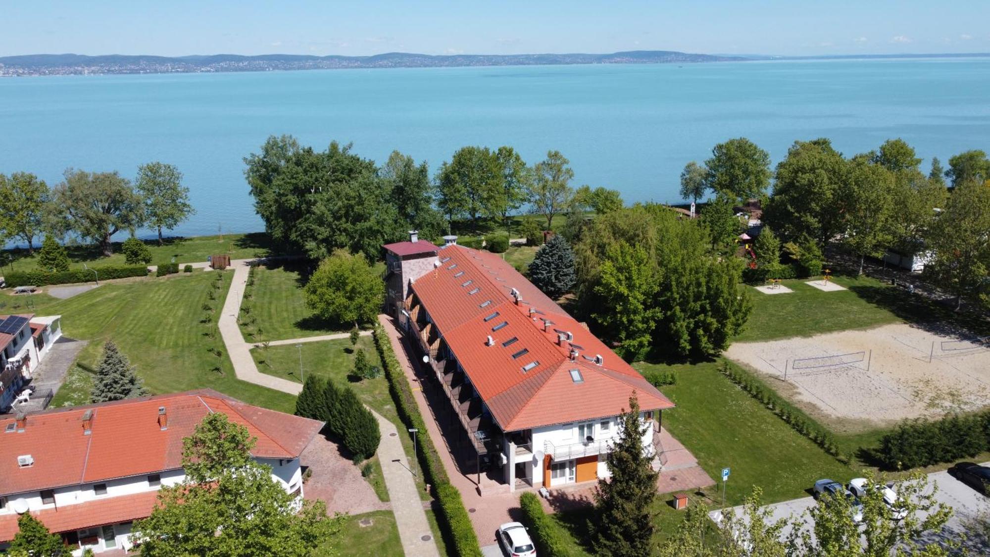 Waterfront Apartmanok Zamardi Exterior photo