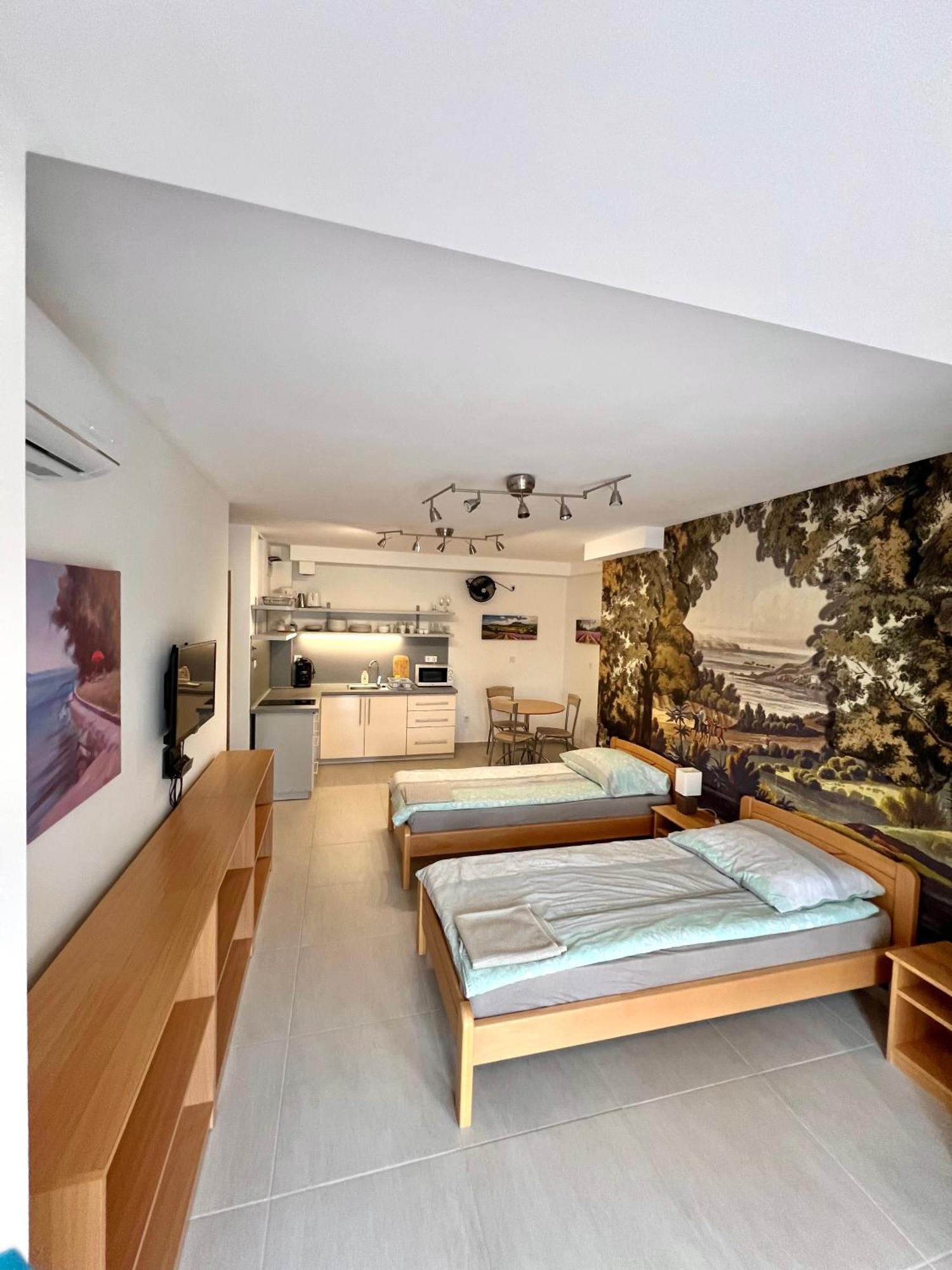 Waterfront Apartmanok Zamardi Exterior photo